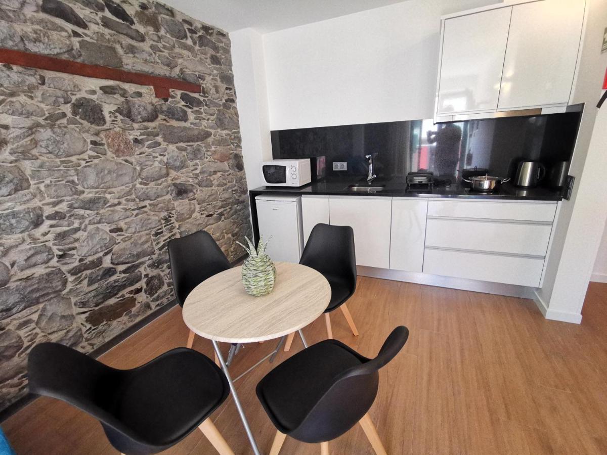 Charming Studios In Calheta Beach - Villa Esmeralda Экстерьер фото