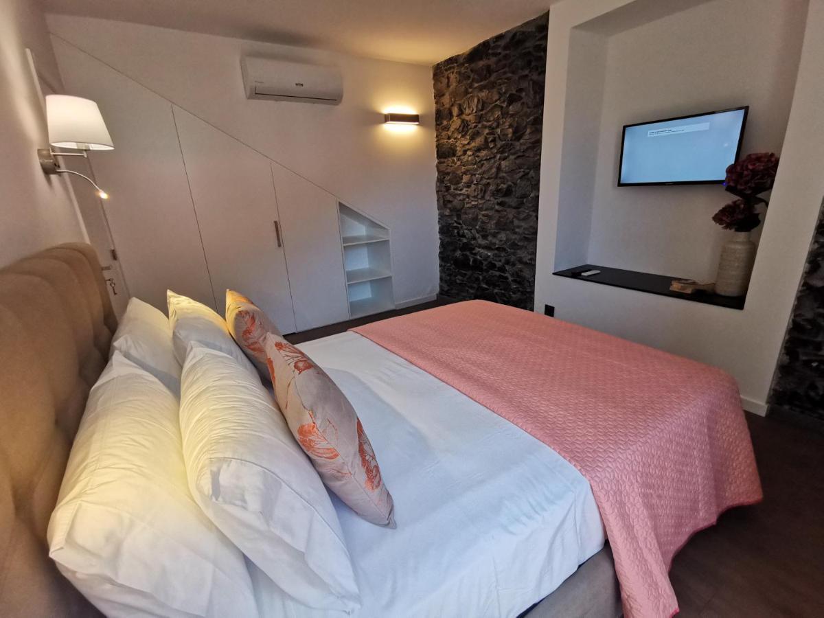 Charming Studios In Calheta Beach - Villa Esmeralda Экстерьер фото