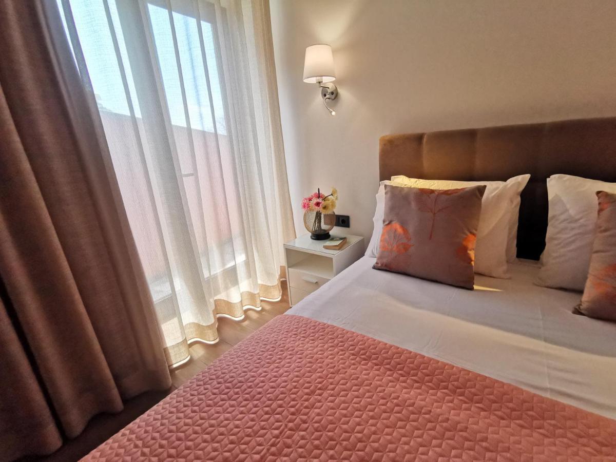 Charming Studios In Calheta Beach - Villa Esmeralda Экстерьер фото
