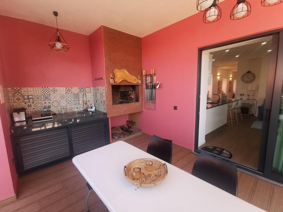 Charming Studios In Calheta Beach - Villa Esmeralda Экстерьер фото